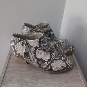 Time And Tru Side Zip Snakeskin Boots Wmns 6.5 /